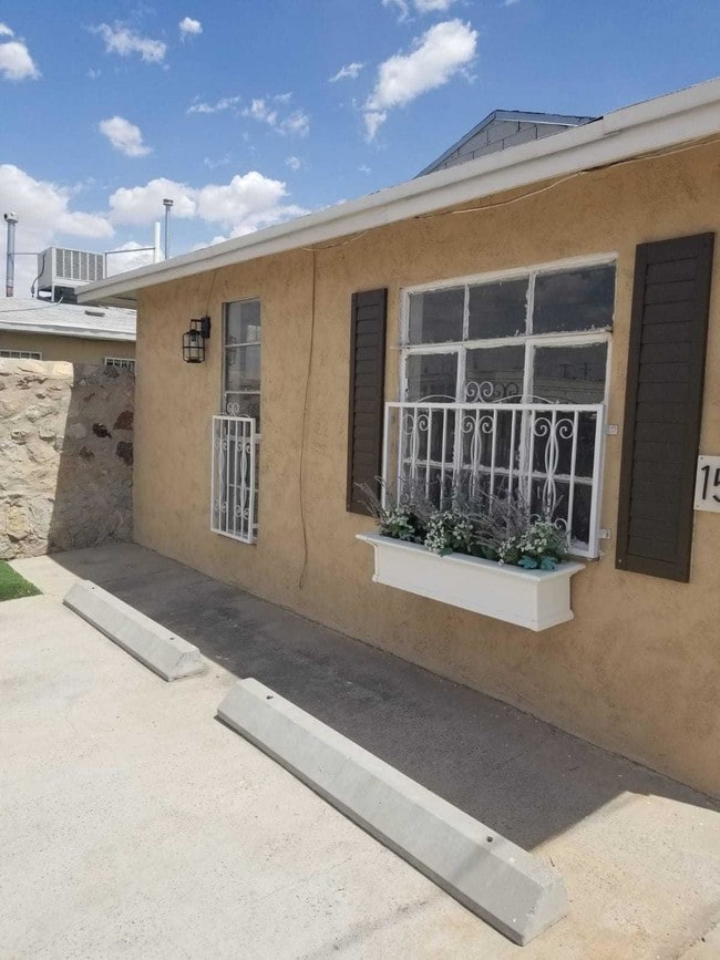 Photo - 1521 B St