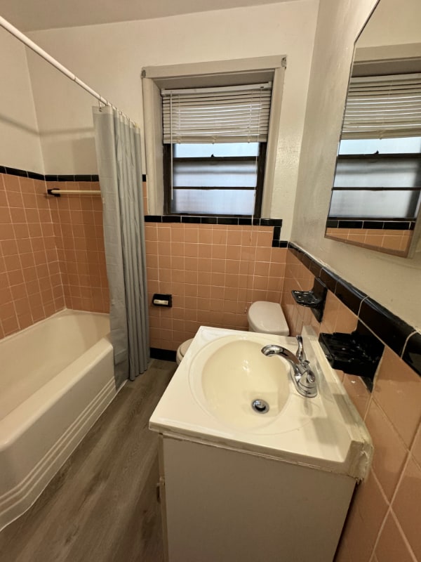 Photo - 6430 Hampton Ave Unidad 6430