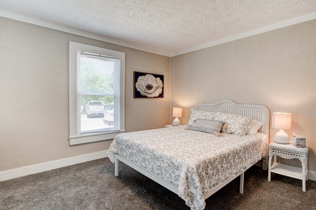 Master Bedroom - 4401 Strawberry Plains Pike