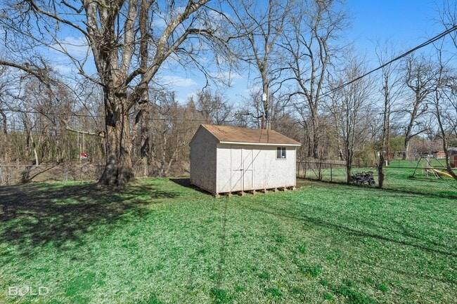 Photo - 1419 Teekell St