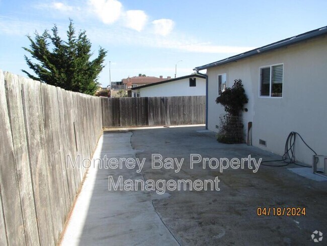Building Photo - 1589 Soto St Rental