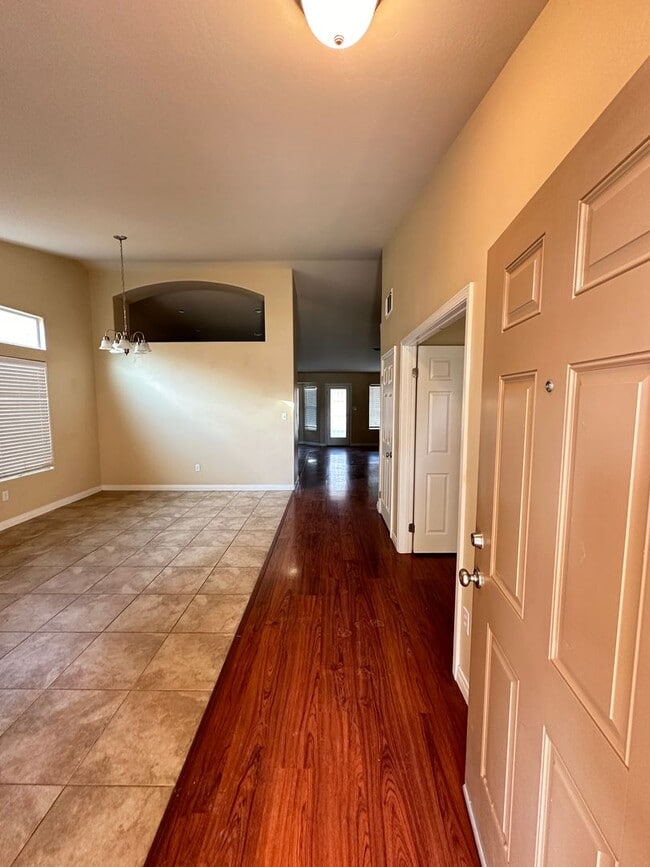 Photo - Beautiful Single Family Home in Bakersfield, CA