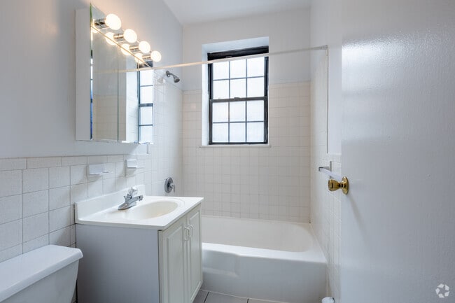 Studio - Bathroom