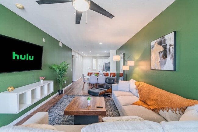 Photo - 1275 E University Dr Unit SI ID1462581P