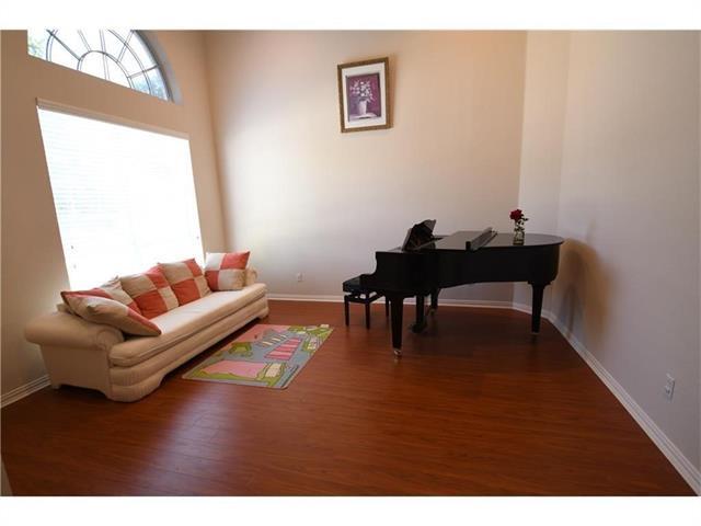Photo - 4141 Silverthorne St
