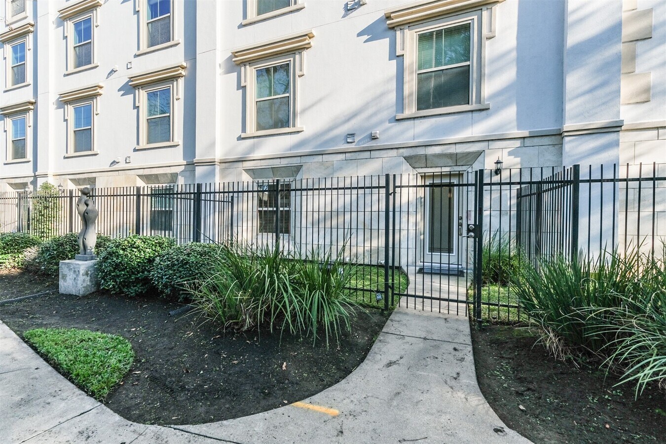 Photo - 3501 Chenevert St Unidad 7