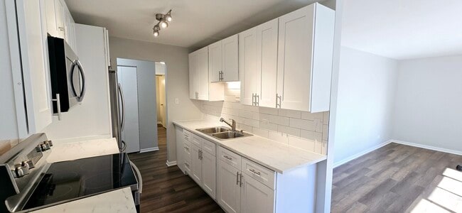 Photo - 10 Oak Ave Unit 210