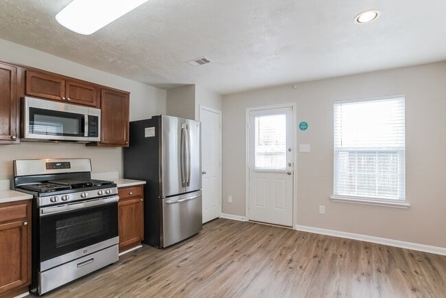 Photo - 8138 Sanders Glen Ln