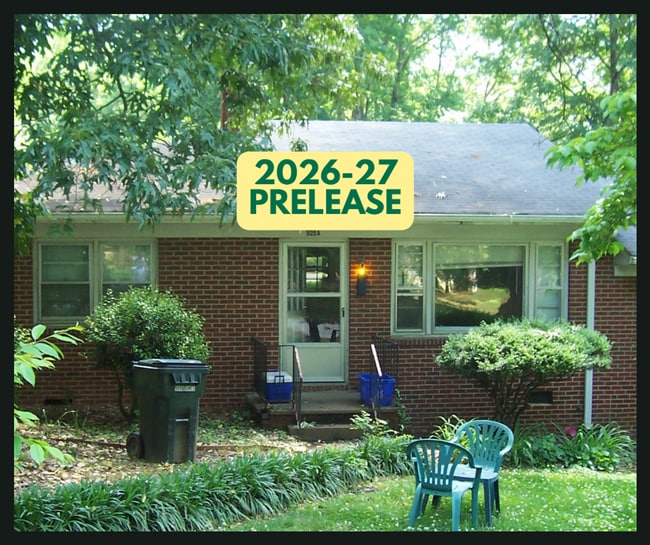 Building Photo - Cute duplex convenient to UNC and Hospitals!