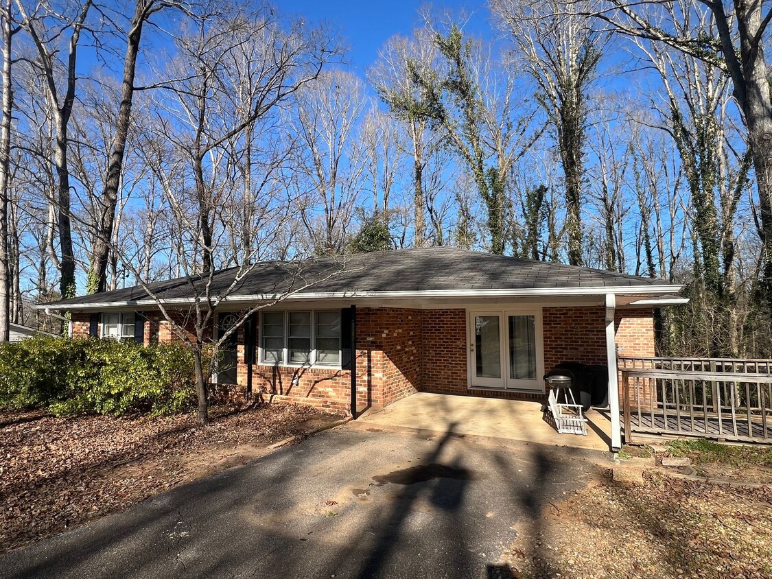 Newly renovated 3 bedroom in Watkinsville! - Newly renovated 3 bedroom in Watkinsville!