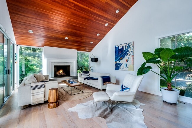 Photo - 405 Hands Creek Rd