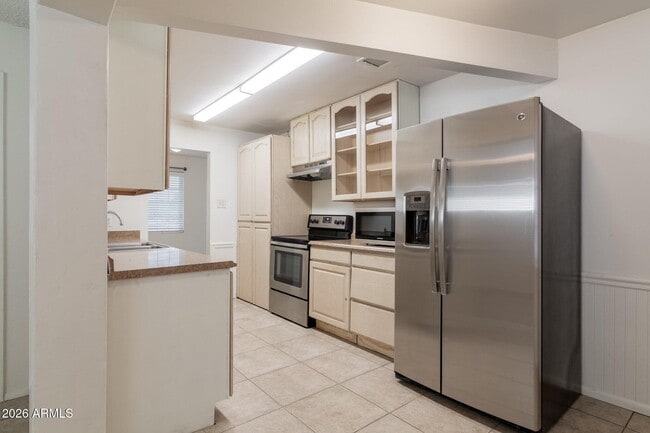 Photo - 1335 E Broadway Rd