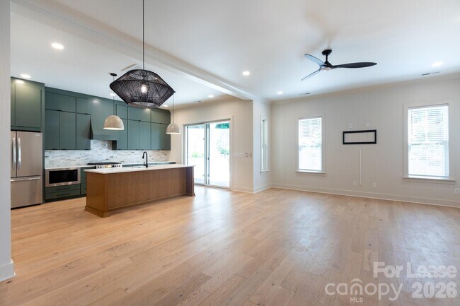 1602 Herrin Ave
