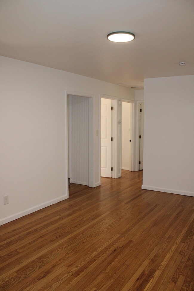 Photo - Move in Special - 4bed 2 full bath in Inde...