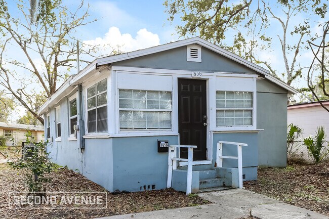 Photo - 1656 W 30th St