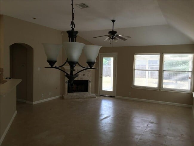 Photo - 1105 Glendalough Dr