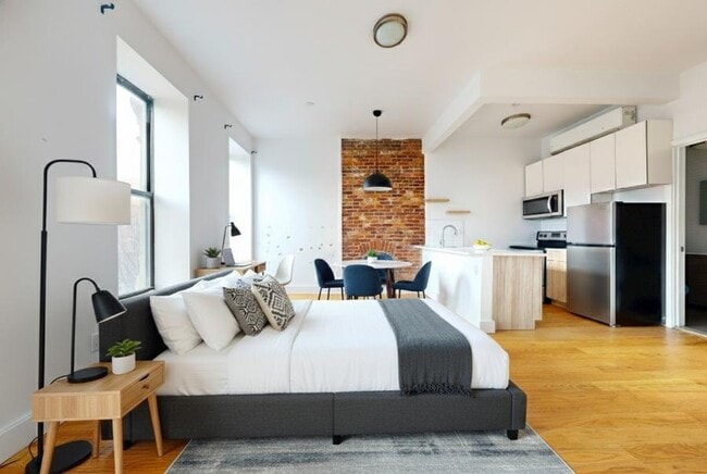 Photo - West 12th Street Unidad 3F