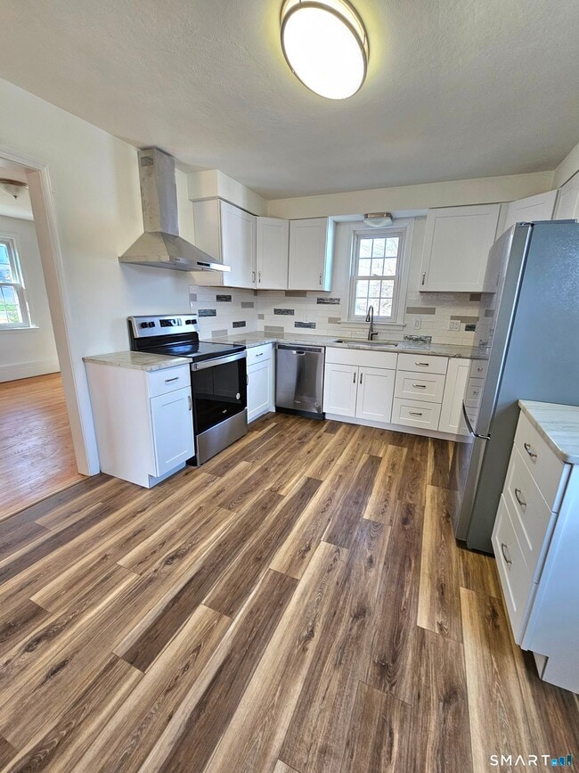 Photo - 2071 Middletown Ave