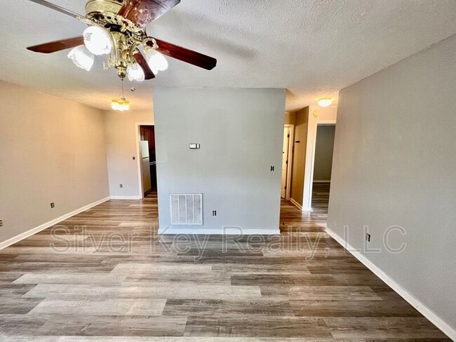 Photo - 210 Chota Vw