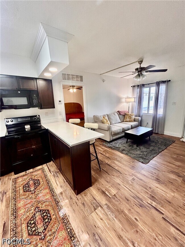 Photo - 2590 First St Unidad 113