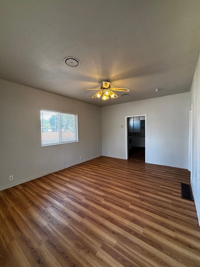 Photo - 1246 N Main St