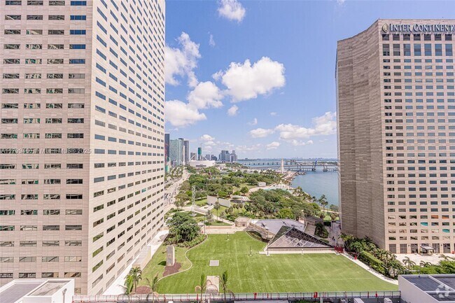 Building Photo - 325 S Biscayne Blvd Unit 2020 Rental