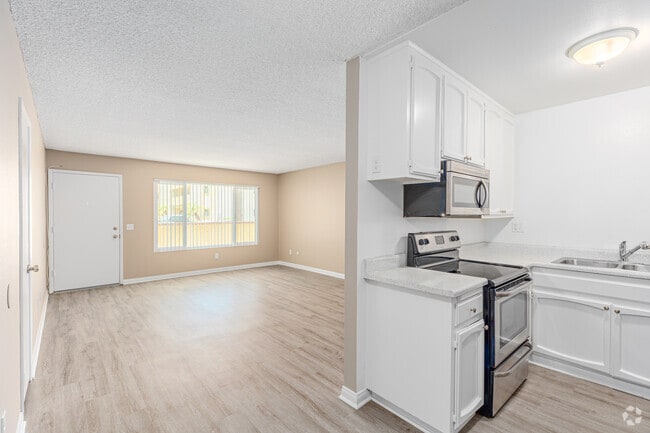2BR, 1BA - 790SF - Dining Room - Royal Village Apartments