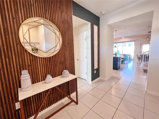 Photo - 2442 Dubai St