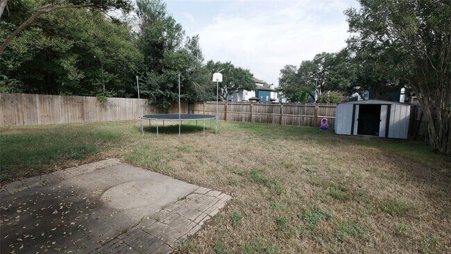 Photo - 22014 Grand Forks Dr