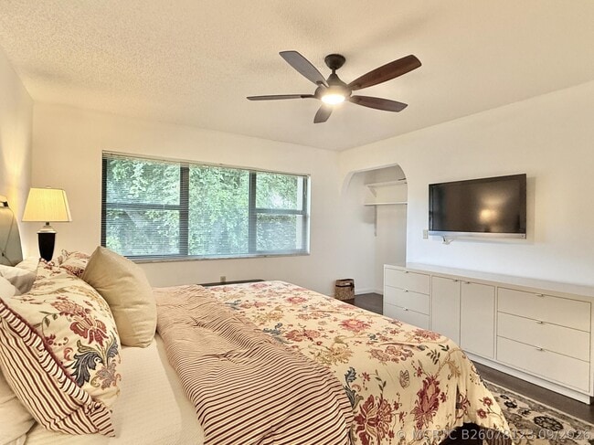 31 Stratford Ln W Unit D