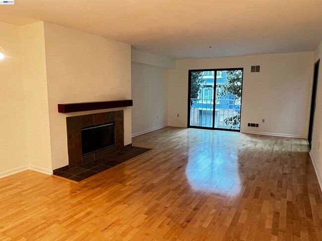 Photo - 650 Chestnut St Unit 209