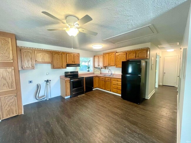 Photo - 110 N Tyrone Dr