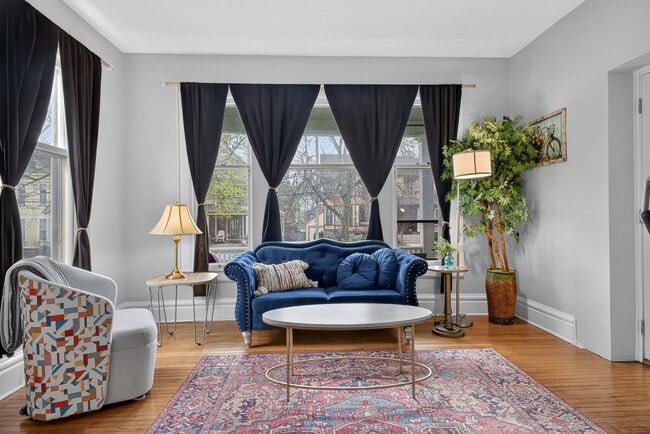 Building Photo - 256 Union Ave SE Unit 1 Historic District