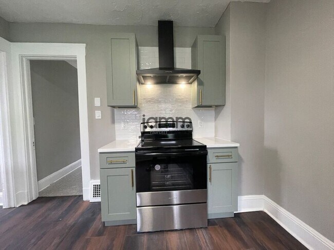Photo - 2024 W 104th St Unit 2024 W 104th St (Upper)