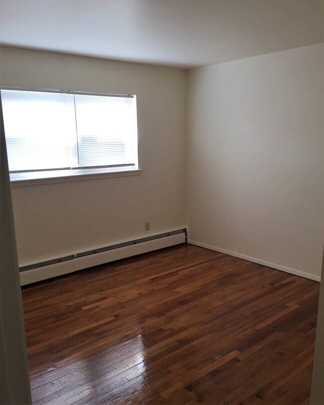 Essex Gardens Apartments Hackensack, NJ