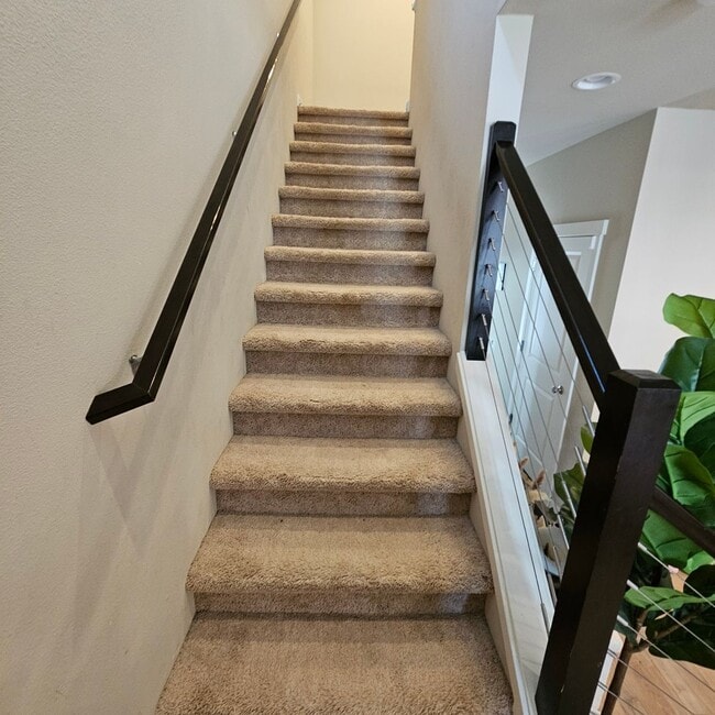 Photo - 2444 Seringa Ave