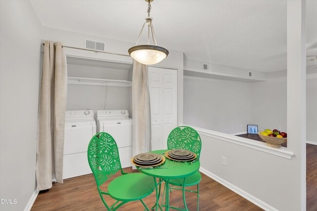 Photo - 2811 Edridge Ct Unit 202