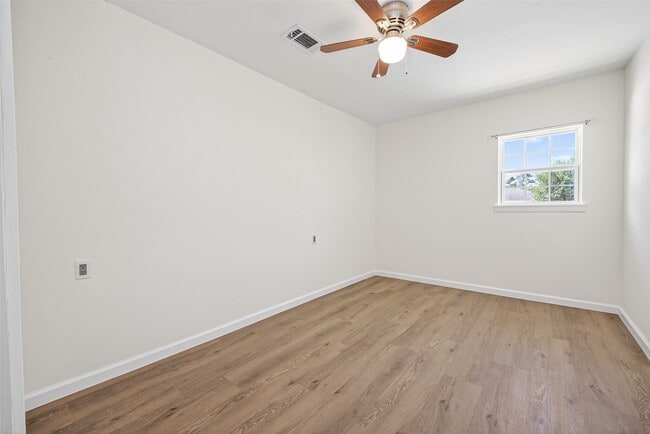 Photo - 7950 Longridge Dr