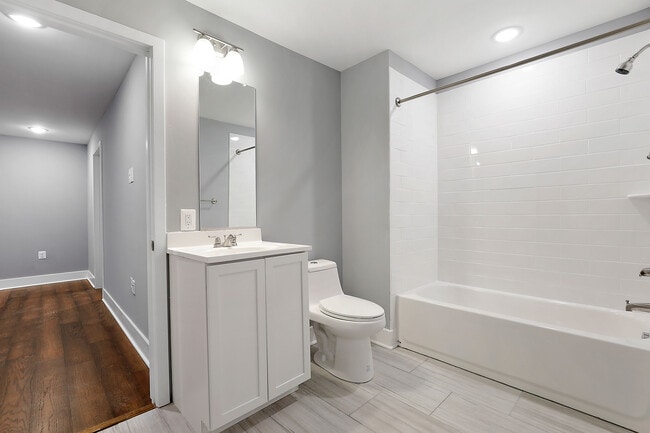 Photo - 19 E Fayette St Unit 403