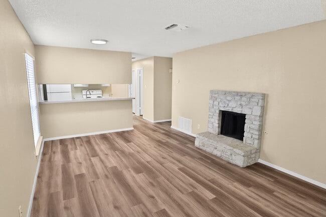 Photo - 7912 Echo Wind St