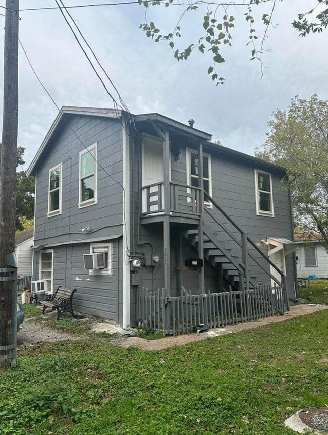 Photo - 702 Rosedale St Unidad B