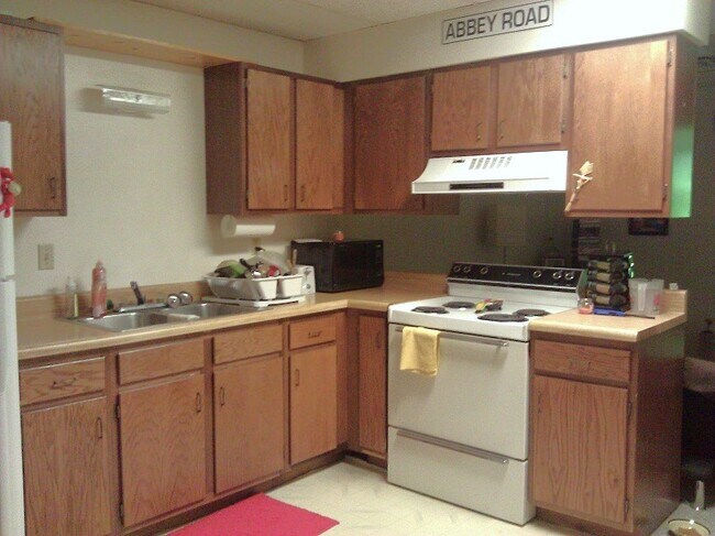 Photo - 111 1/2 N Main St Unidad 3