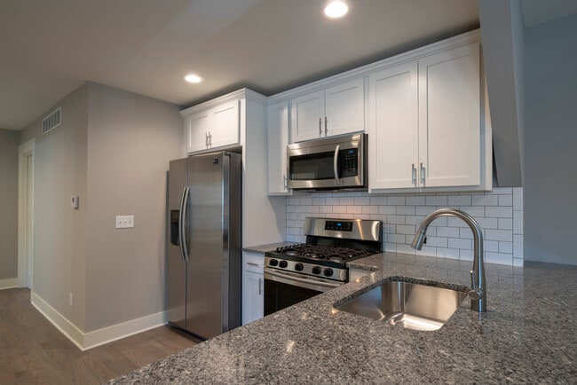 Photo - 1012 Helen St NE