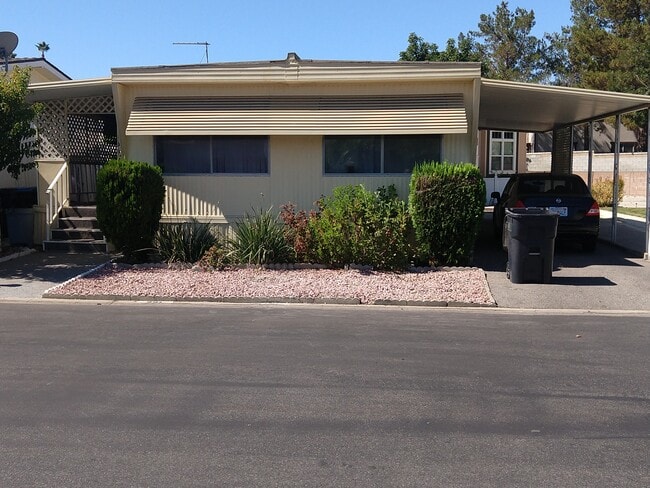 Building Photo - 195 Tierra Rejada Rd