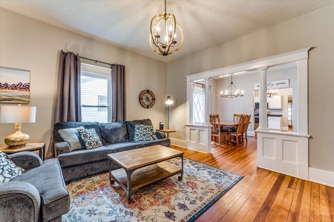 Photo - 131 S Fern St