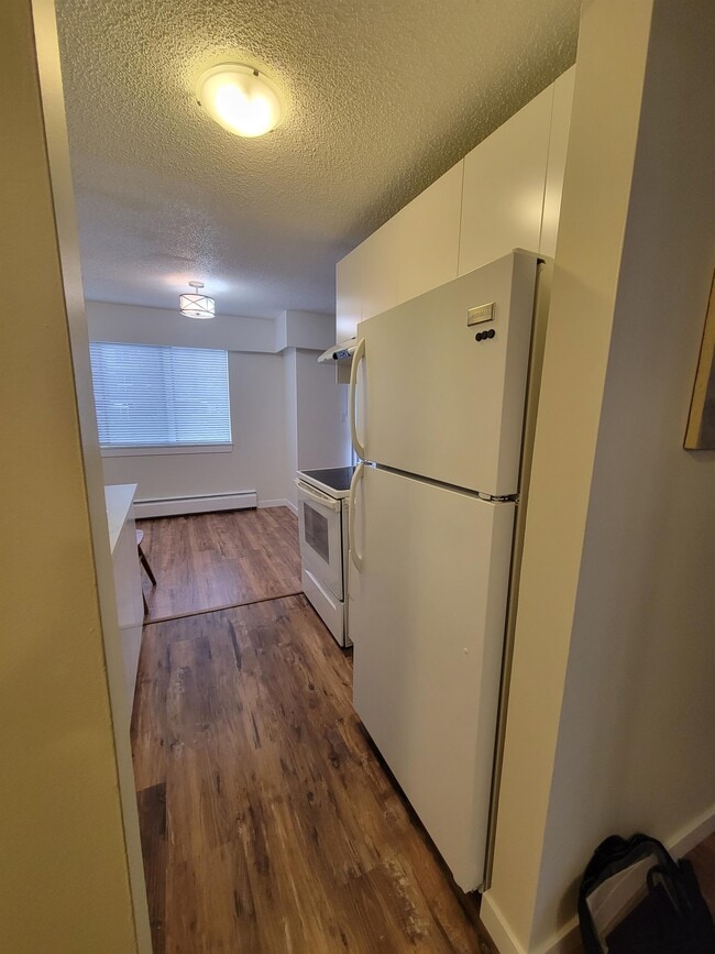 Photo - 1909-1909 Salton Rd