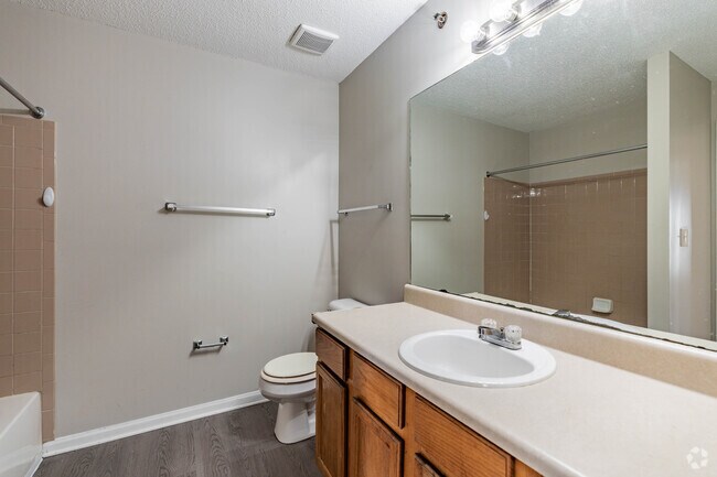 2BR, 1BA - 800SF - First Bathroom - The Overlook at Ashland