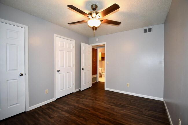 Photo - 413 4th Ave E