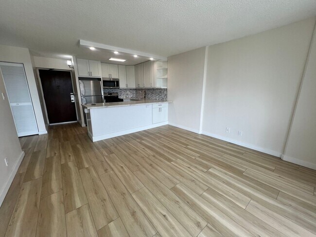 Photo - Remodeled Atkinson Plaza 1 bedroom 1 bath ... Unit 1503
