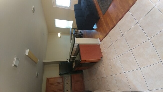 Photo - 3512 Canfield St